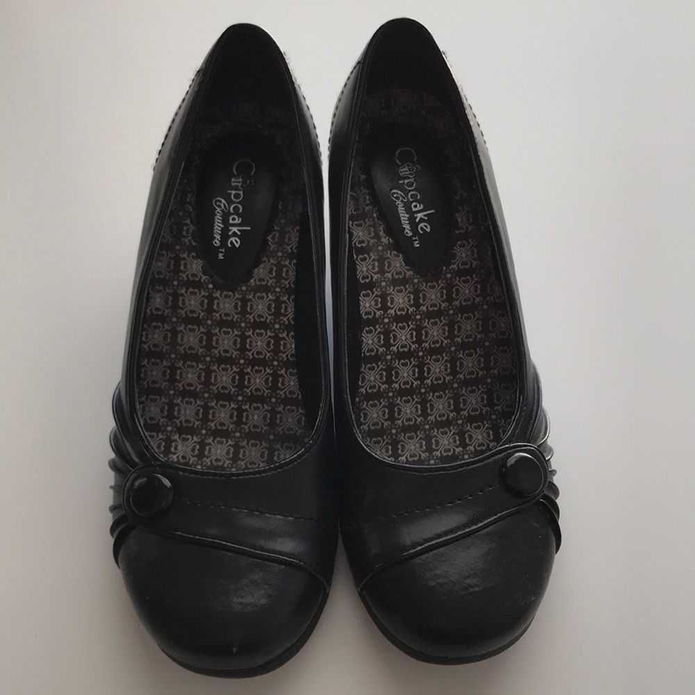 Cupcake Couture Black wedges Sz 3.5Y. NWOT